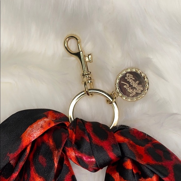 EUC: Express Sill Love Keychain - Picture 3 of 6